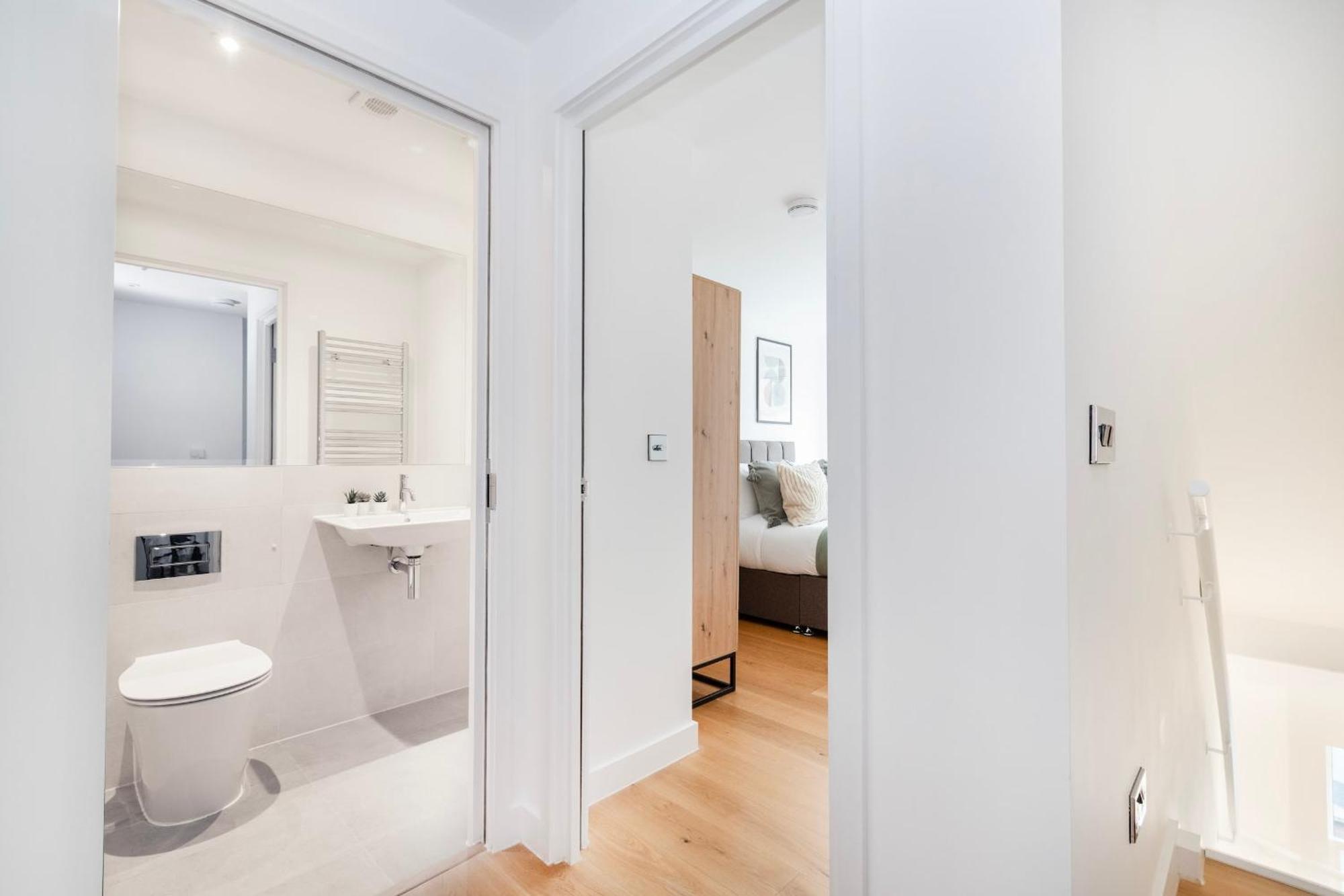 Fitzrovia & Soho - 2Br With Balcony - Cityapartmentstay London Exterior photo