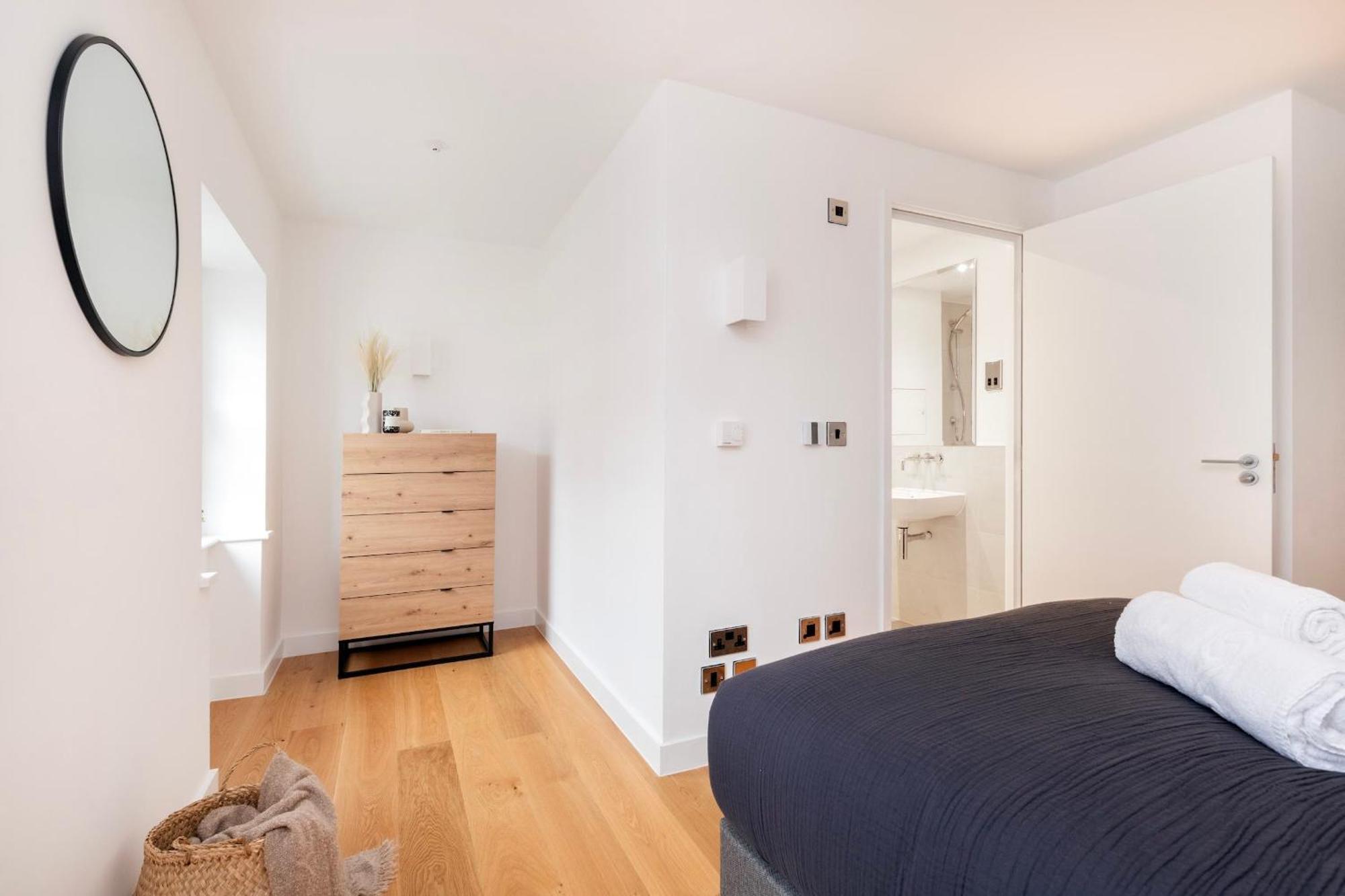 Fitzrovia & Soho - 2Br With Balcony - Cityapartmentstay London Exterior photo