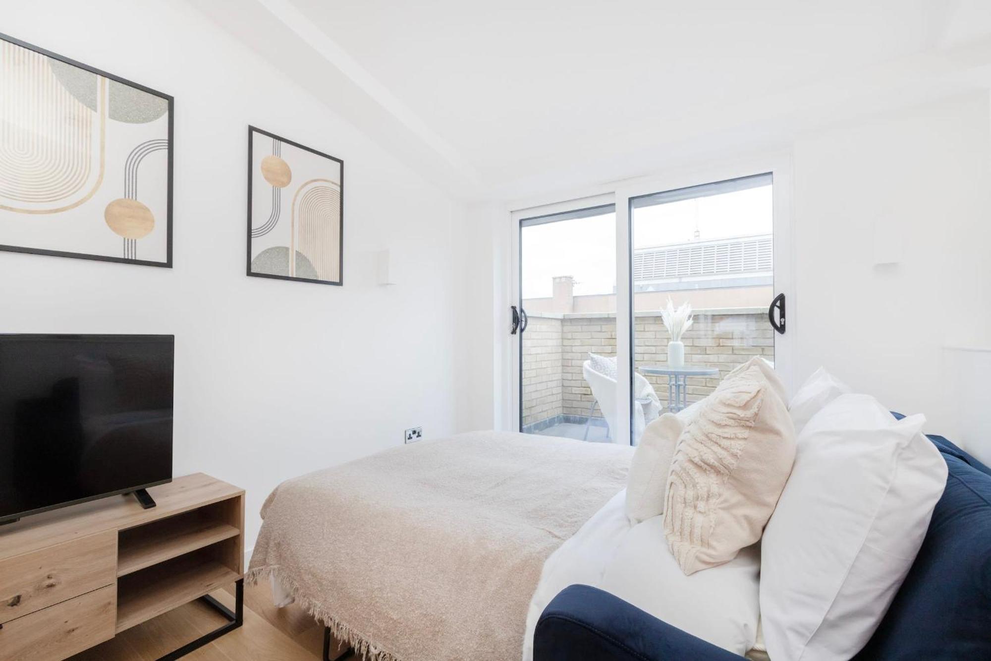 Fitzrovia & Soho - 2Br With Balcony - Cityapartmentstay London Exterior photo