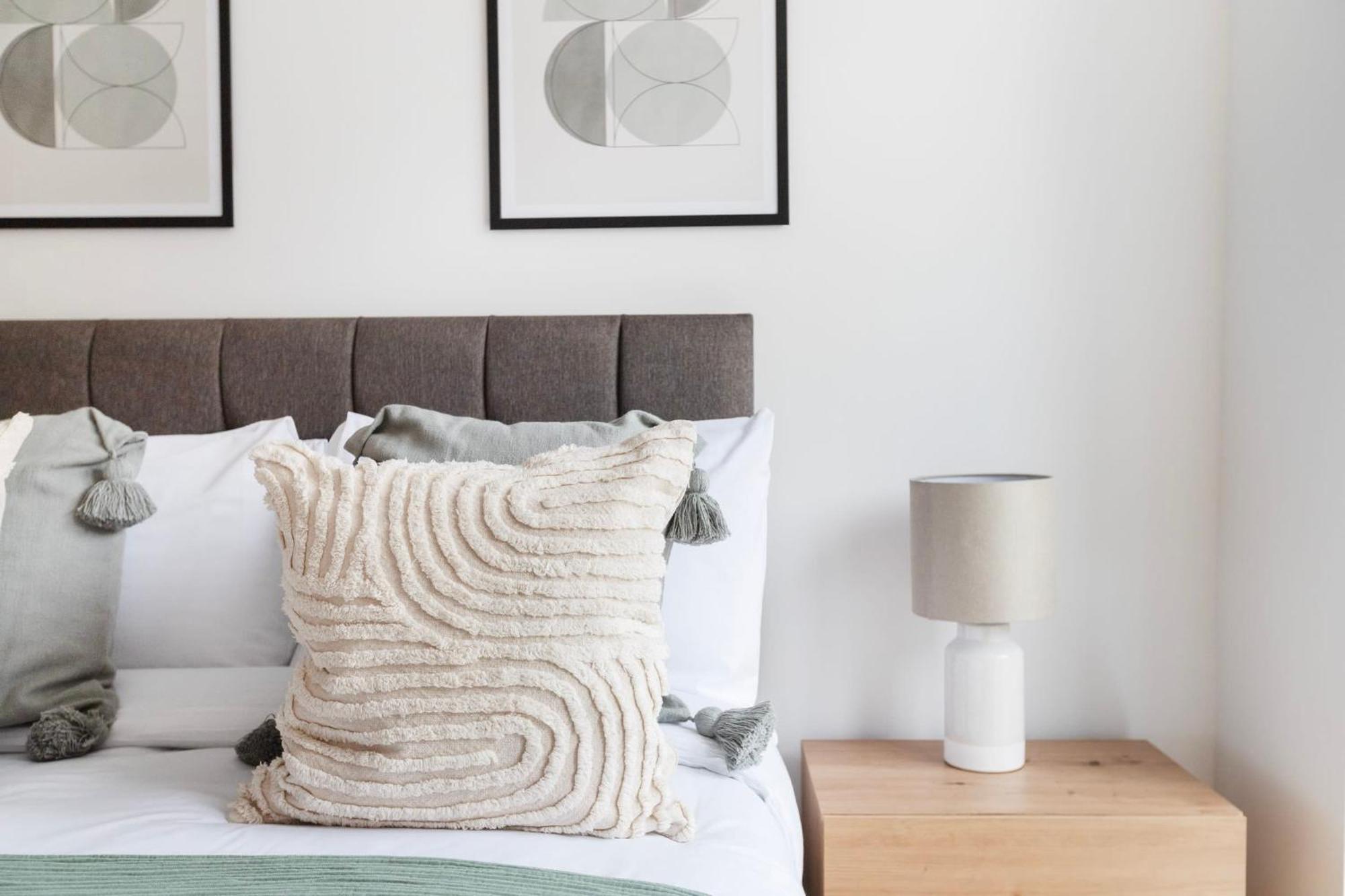 Fitzrovia & Soho - 2Br With Balcony - Cityapartmentstay London Exterior photo