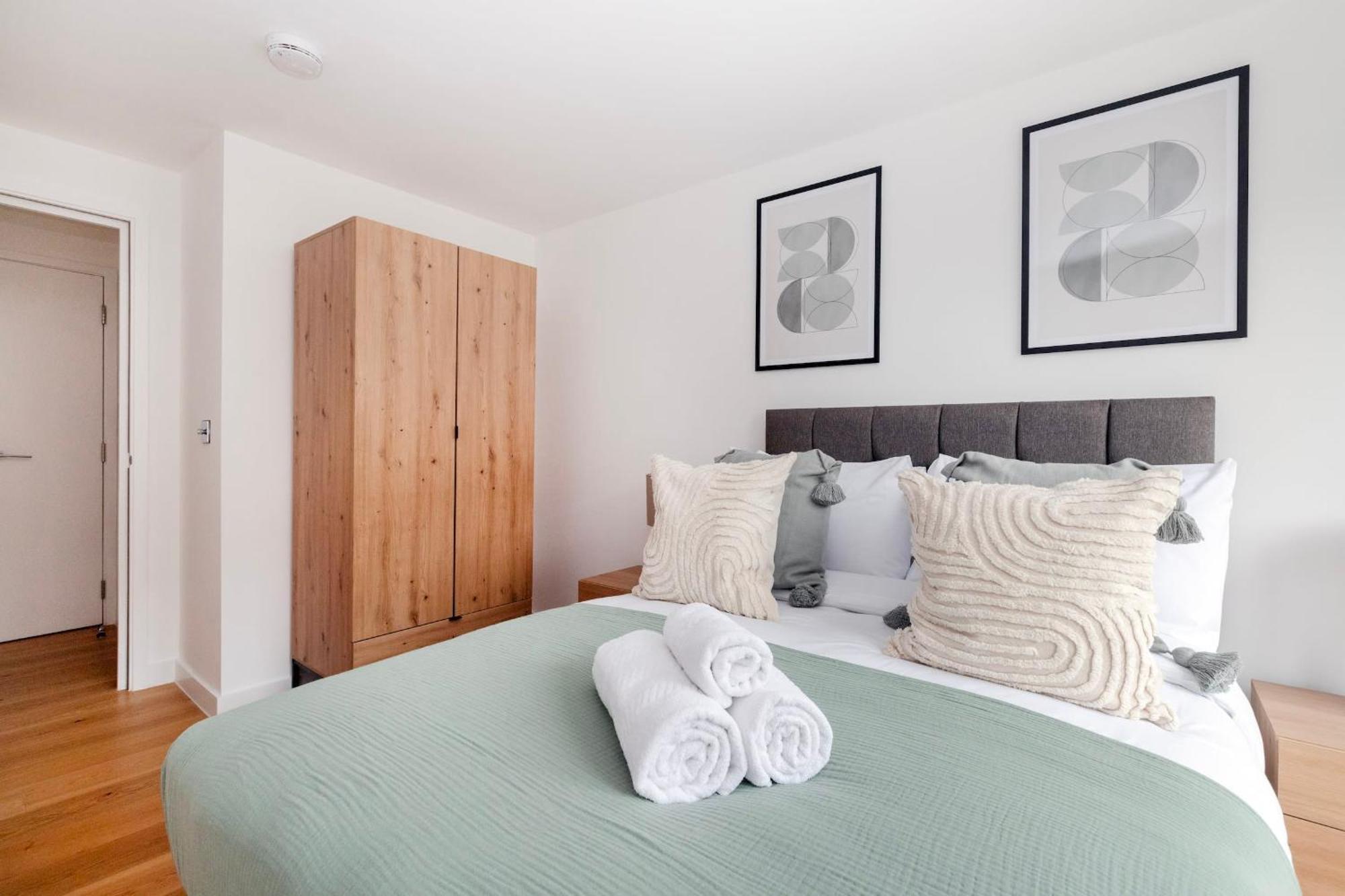 Fitzrovia & Soho - 2Br With Balcony - Cityapartmentstay London Exterior photo